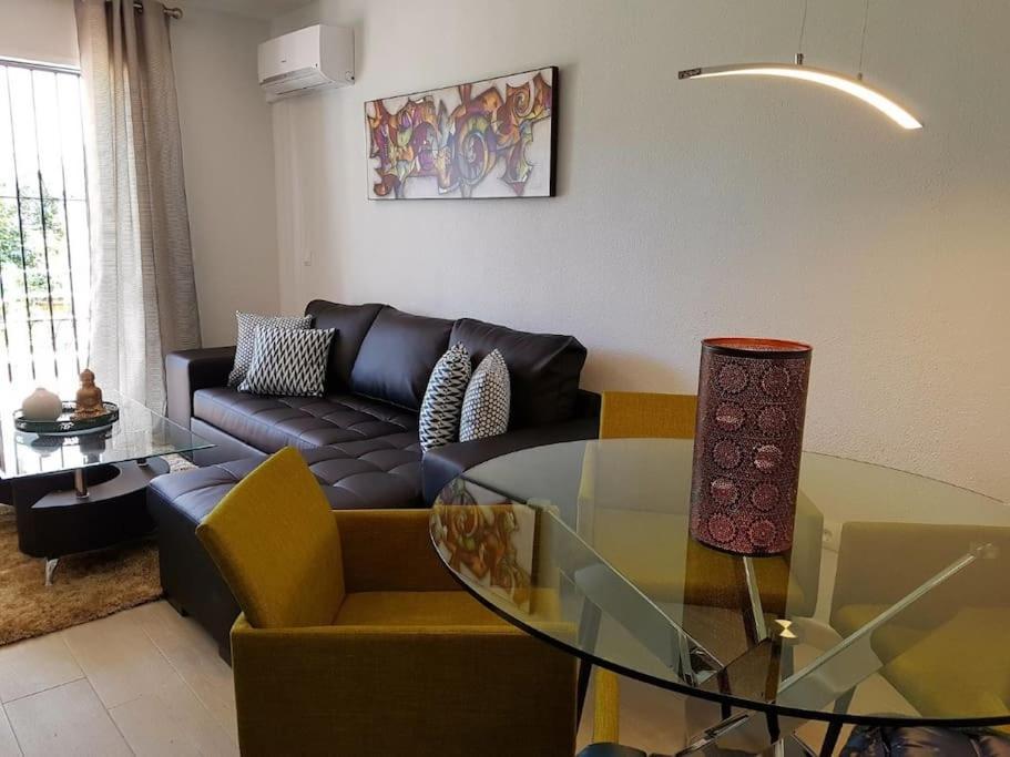 Beautiful Apartment In La Carihuela, Torremolinos Exteriér fotografie