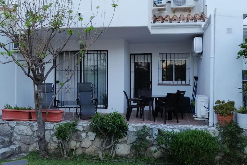 Beautiful Apartment In La Carihuela, Torremolinos Exteriér fotografie
